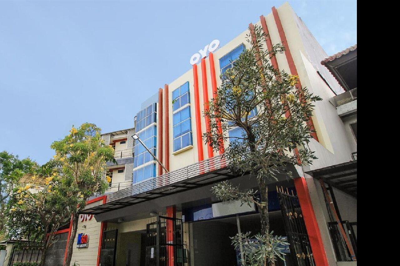 Super Oyo Capital O 175 K-60 Residence Сурабая Екстериор снимка