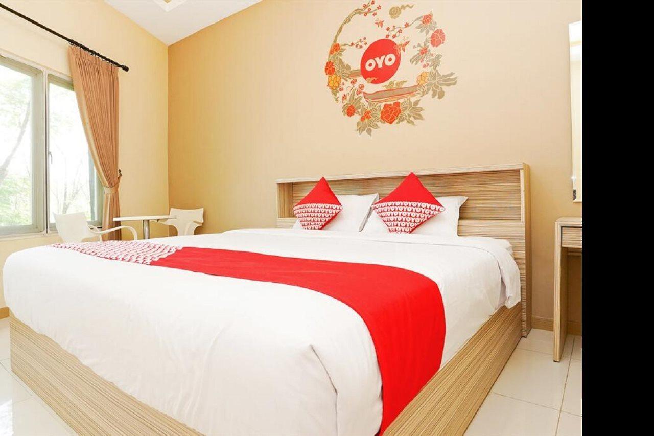 Super Oyo Capital O 175 K-60 Residence Сурабая Екстериор снимка