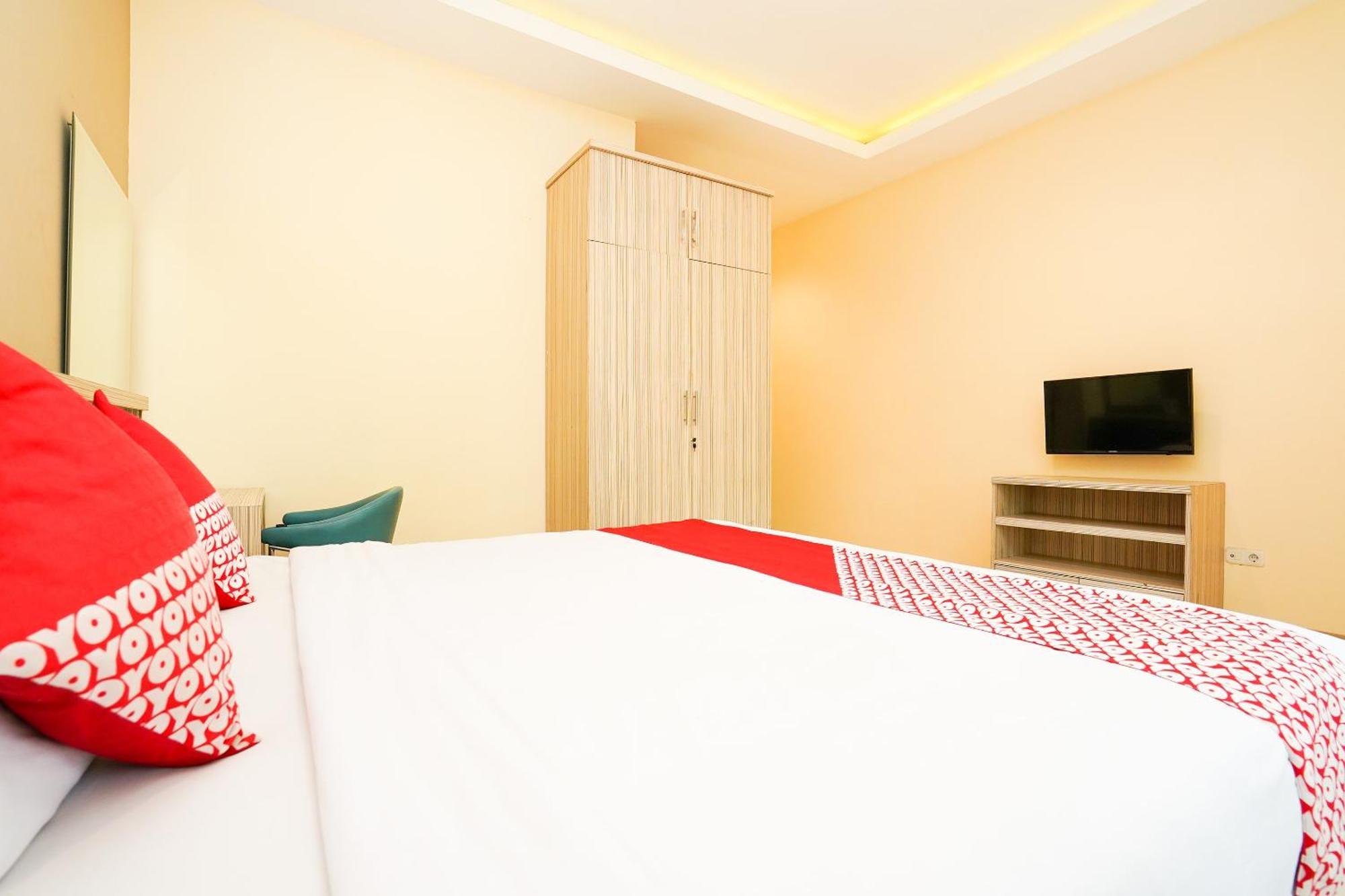 Super Oyo Capital O 175 K-60 Residence Сурабая Екстериор снимка