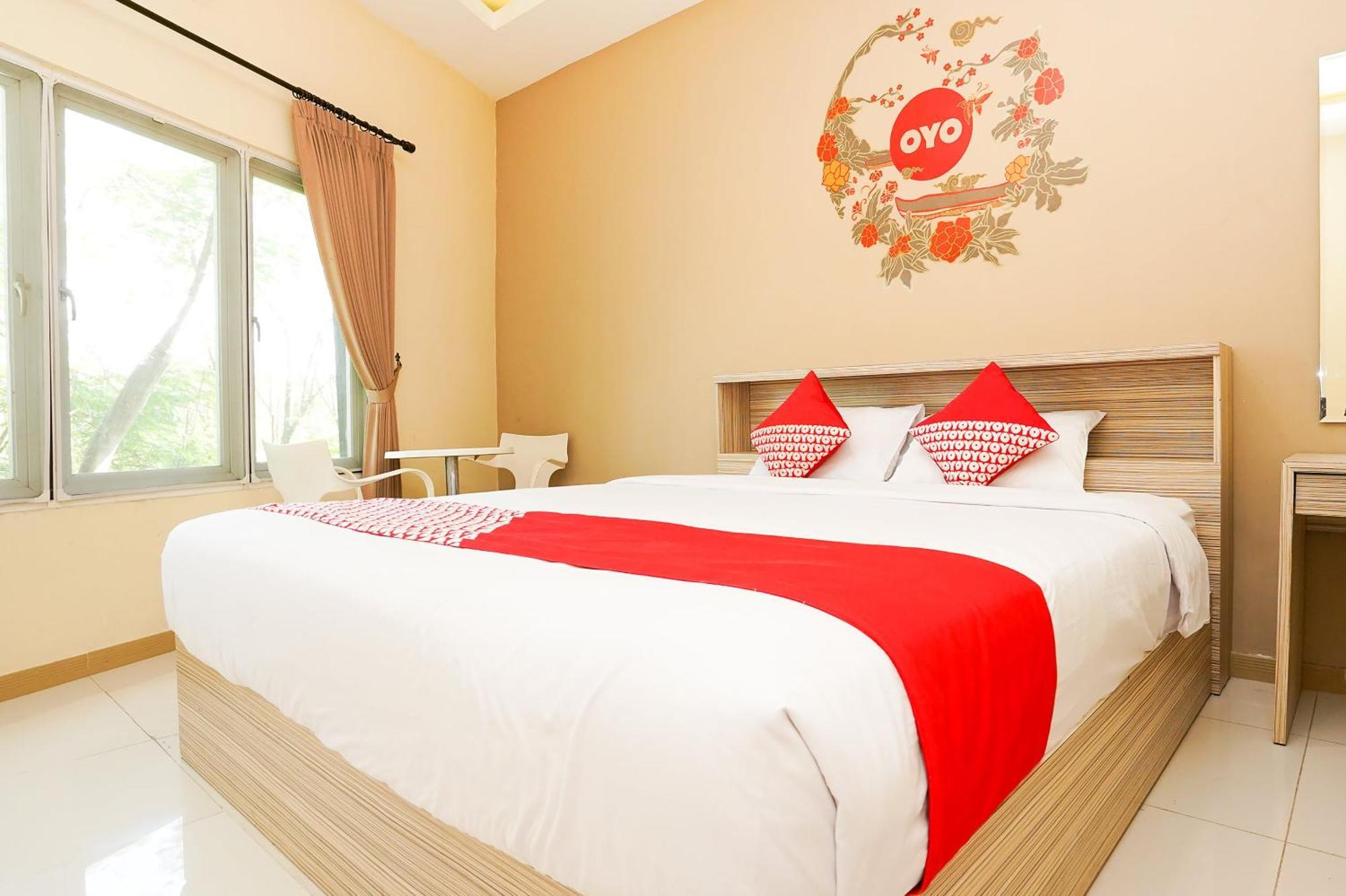 Super Oyo Capital O 175 K-60 Residence Сурабая Екстериор снимка
