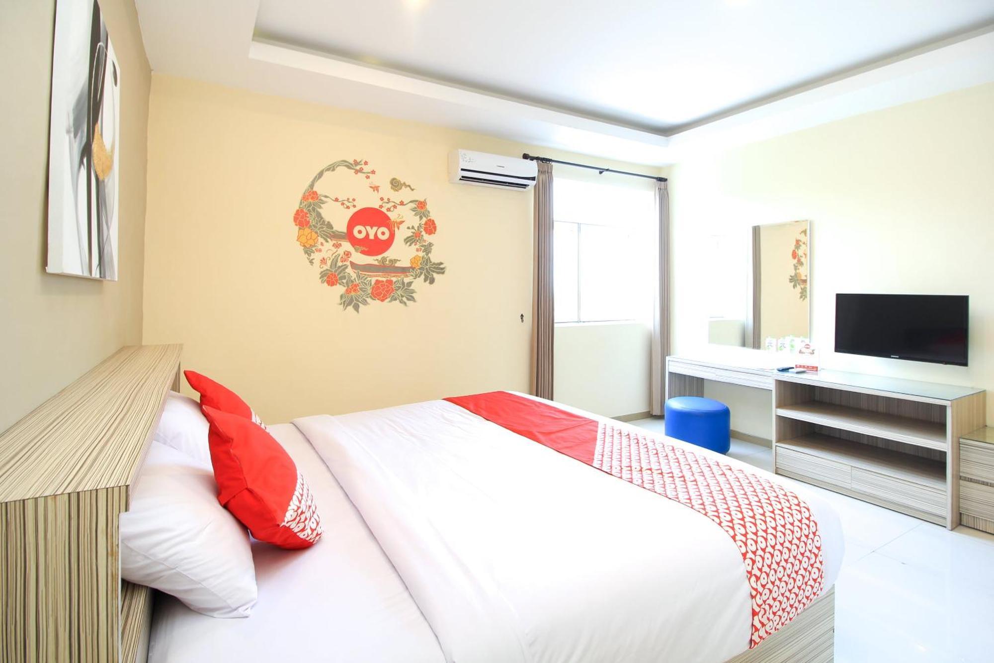 Super Oyo Capital O 175 K-60 Residence Сурабая Екстериор снимка
